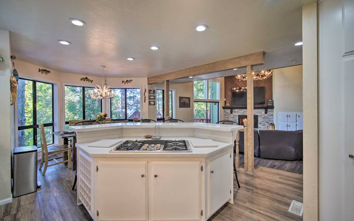 Photo of Kitchen in Lake Arrowhead