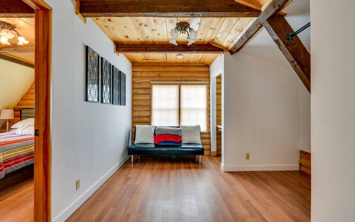 Photo of Bedroom in Pine Mountain Club