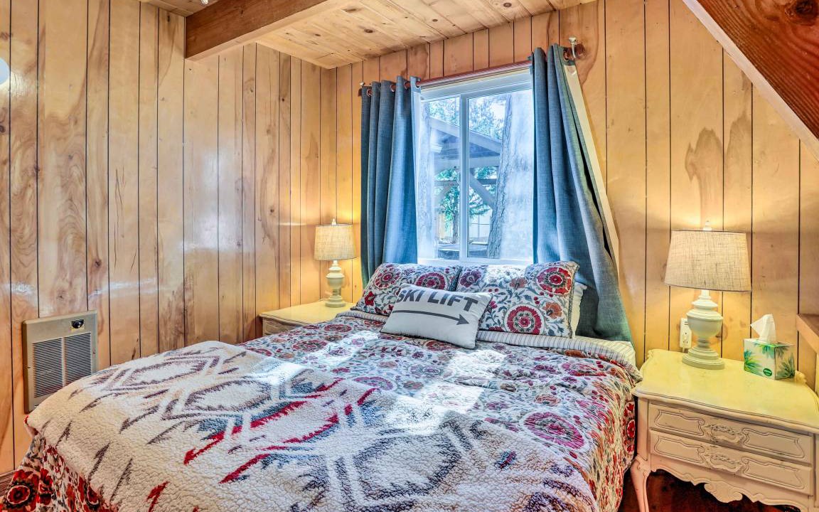 Photo of Bedroom in Arrowbear Lake
