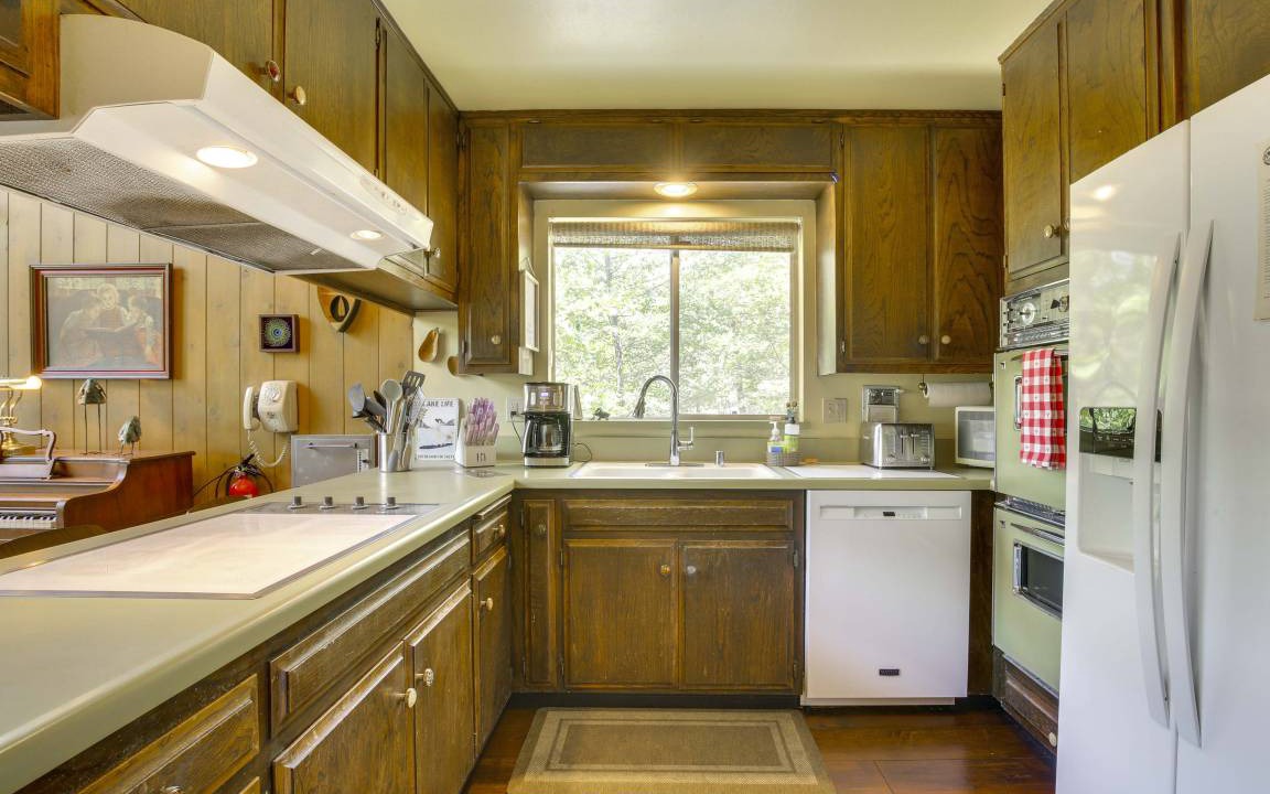 Photo of Kitchen in Lake Arrowhead