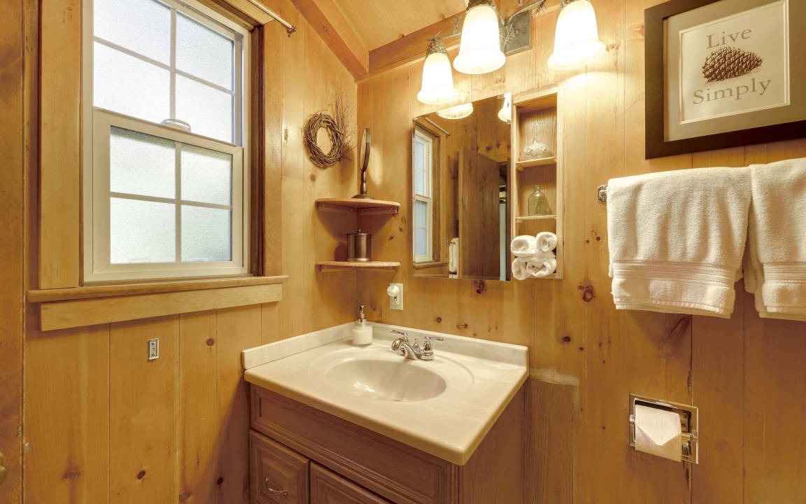 Photo of Bathroom in Arrowhead Villas