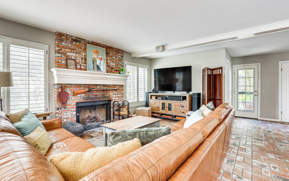 Photo of Livingroom in North Ridge