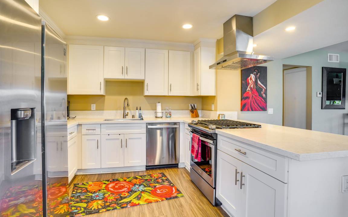 Photo of Kitchen in Balboa Peninsula