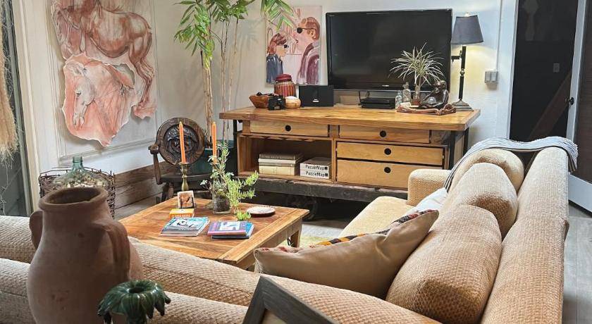Photo of Livingroom in McDonald