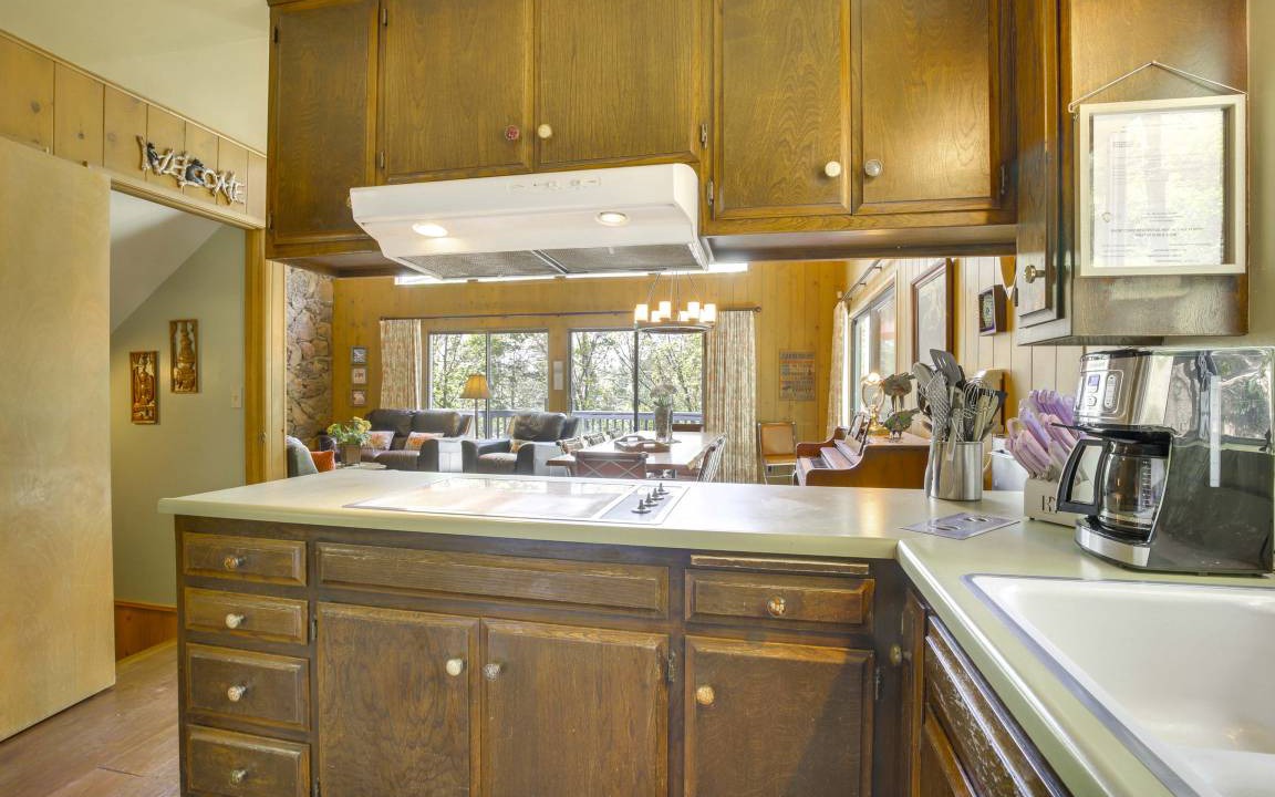 Photo of Kitchen in Lake Arrowhead