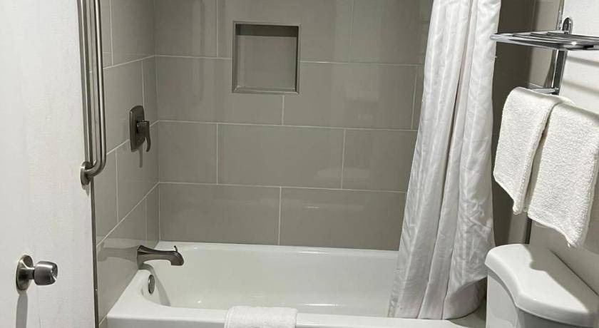 Photo of Bathroom in Sylmar
