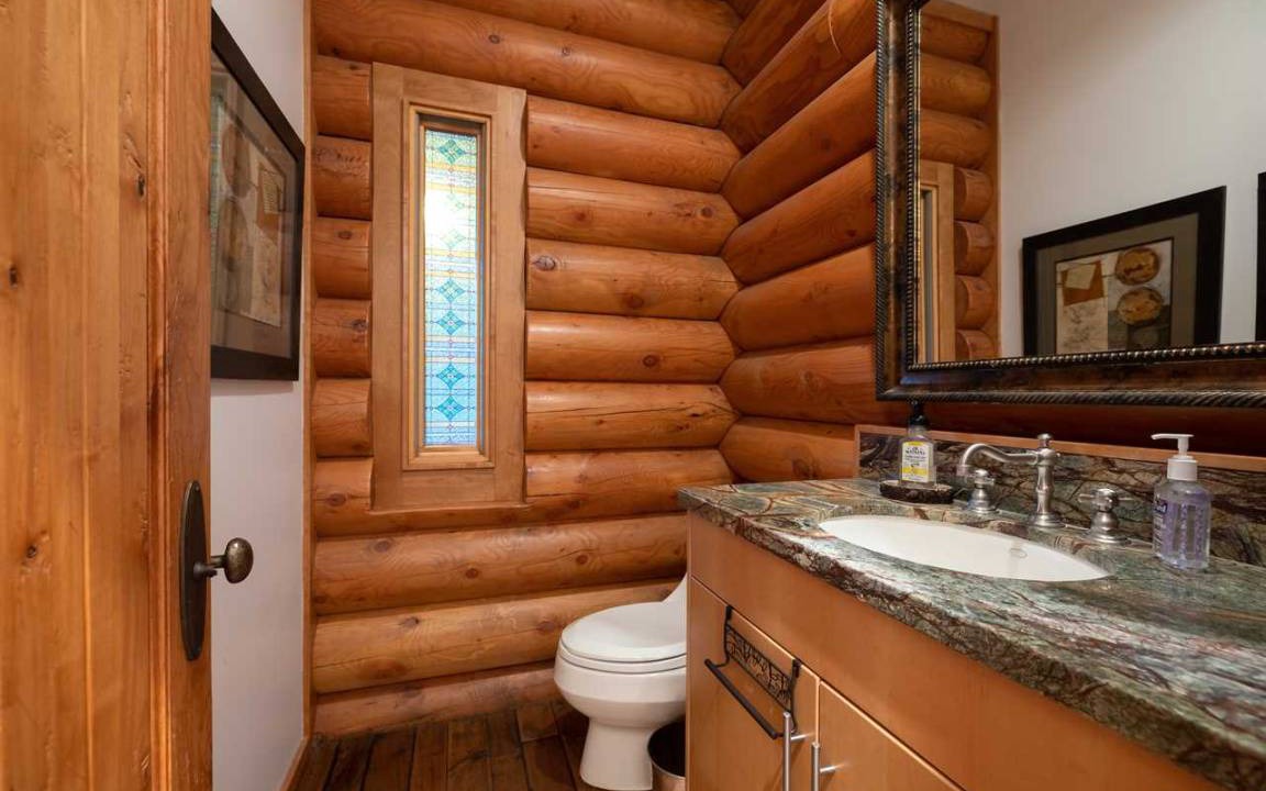 Photo of Bathroom in Upper Moonridge