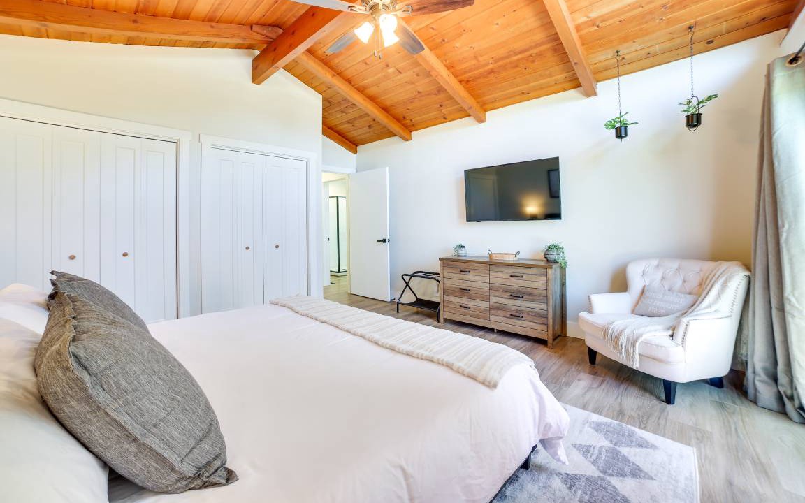 Photo of Bedroom in Del Rey Oaks