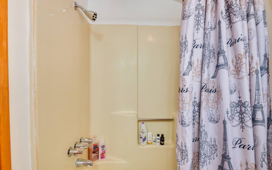 Photo of Bathroom in Pine Mountain Club