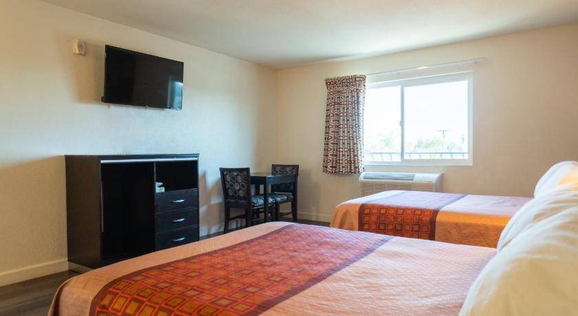 Photo of Bedroom in Maywood