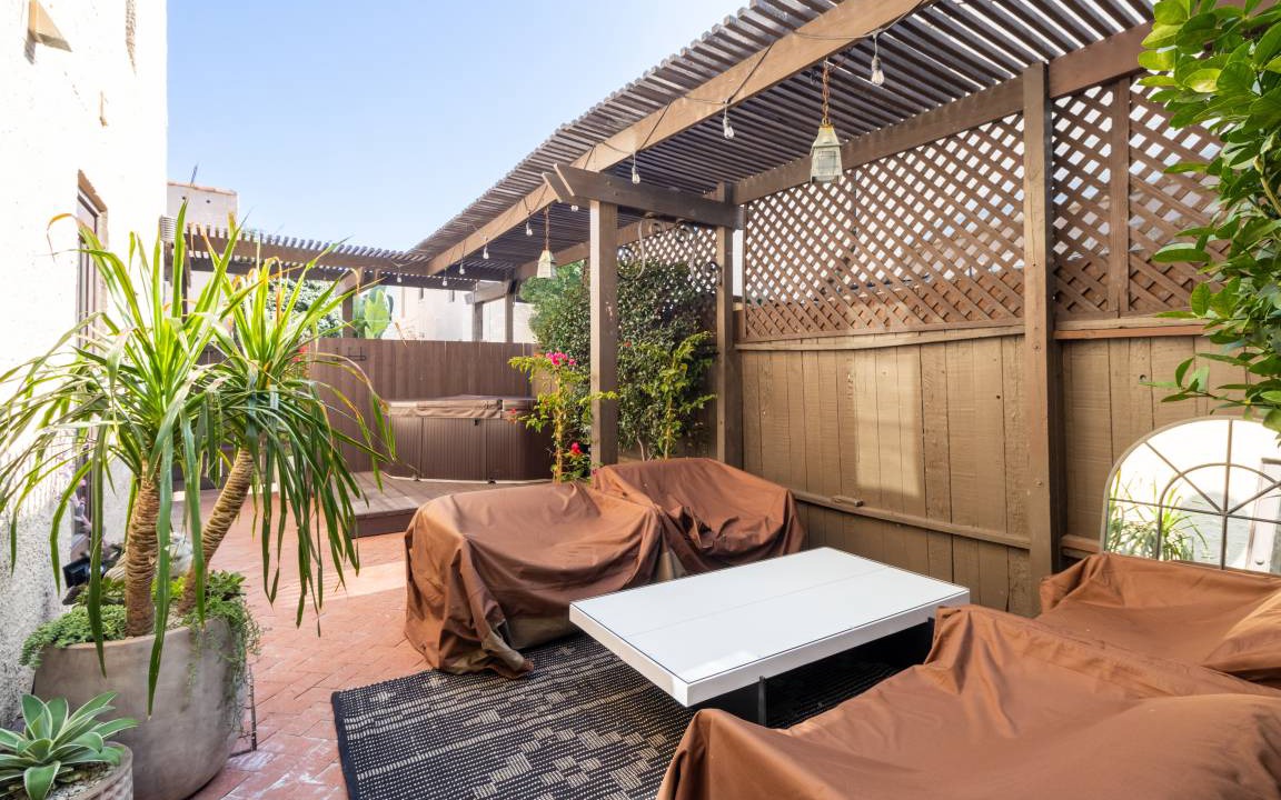 Photo of Patio Balcony in Lucerne - Higuera
