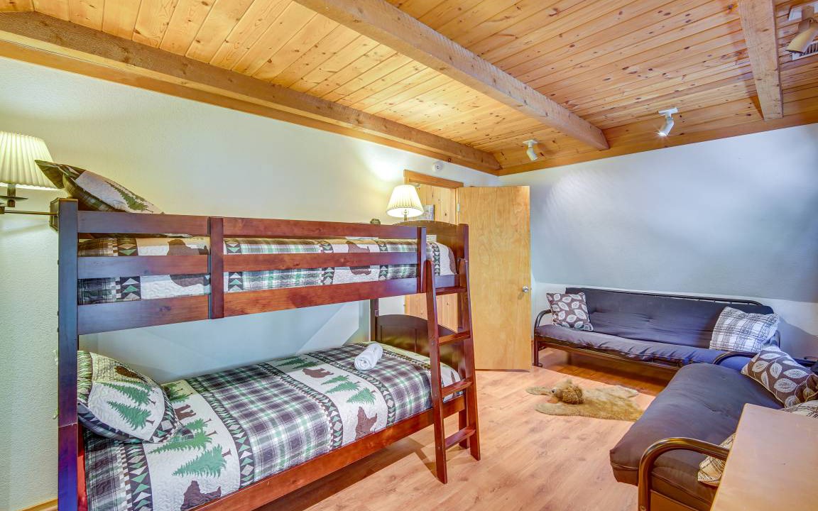 Photo of Bedroom in Cedarpines Park