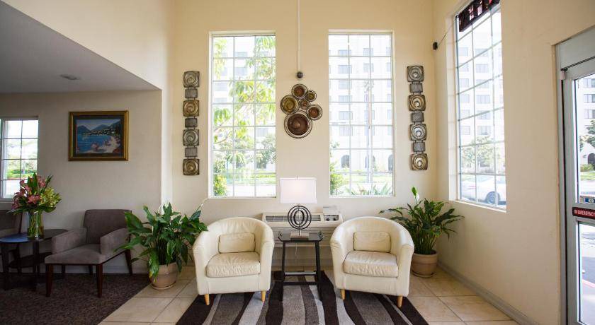 Photo of Livingroom in Anaheim Resort