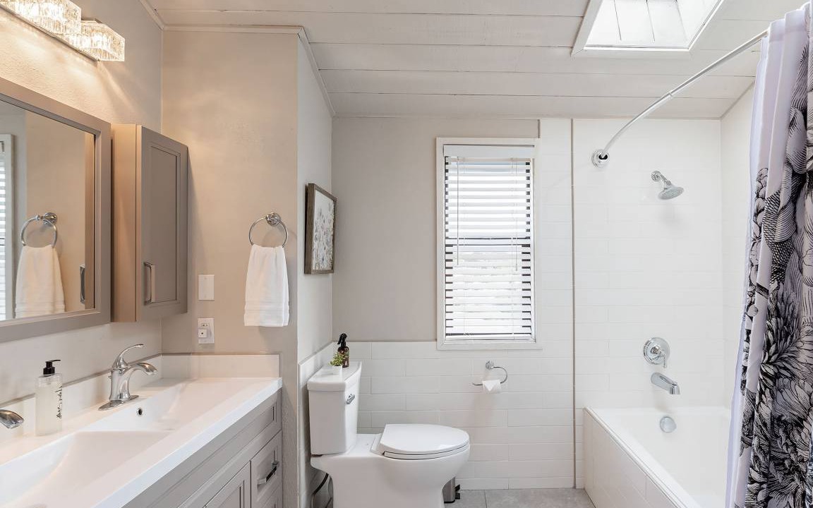 Photo of Bathroom in Del Rey Oaks