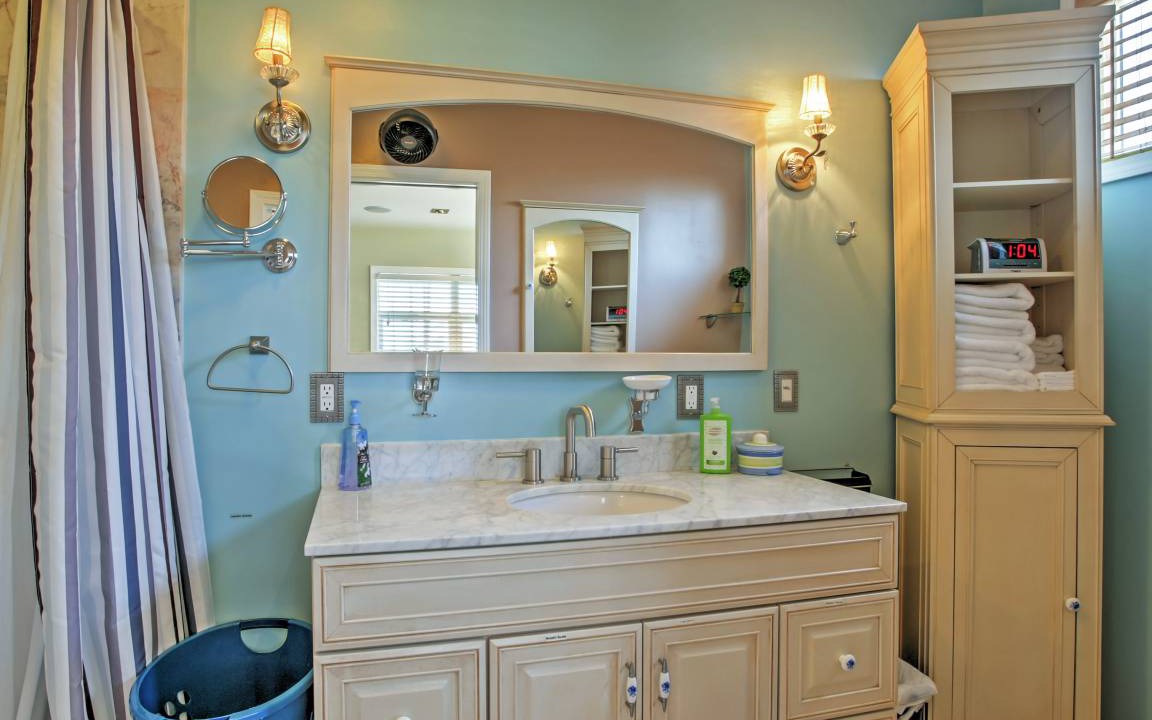 Photo of Bathroom in Sutter