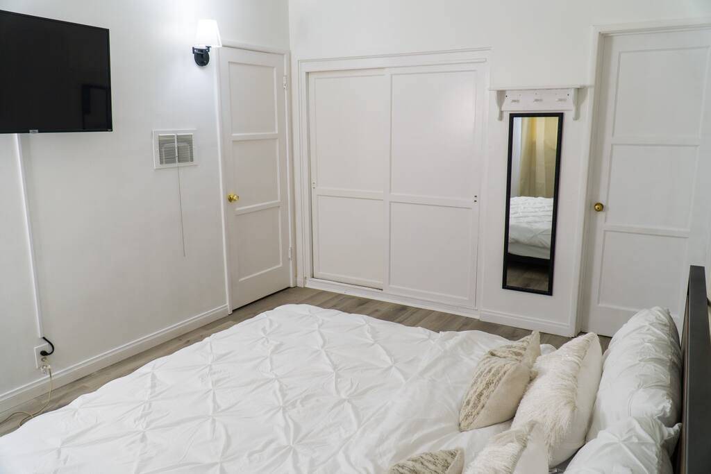 Photo of Bedroom in Burbank