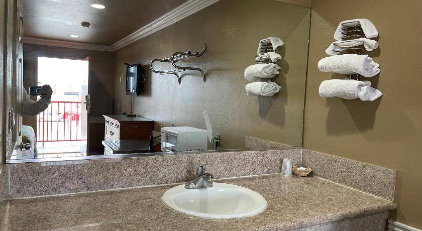 Photo of Bathroom in Harbor