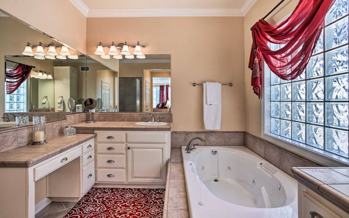 Photo of Bathroom in Blue Jay