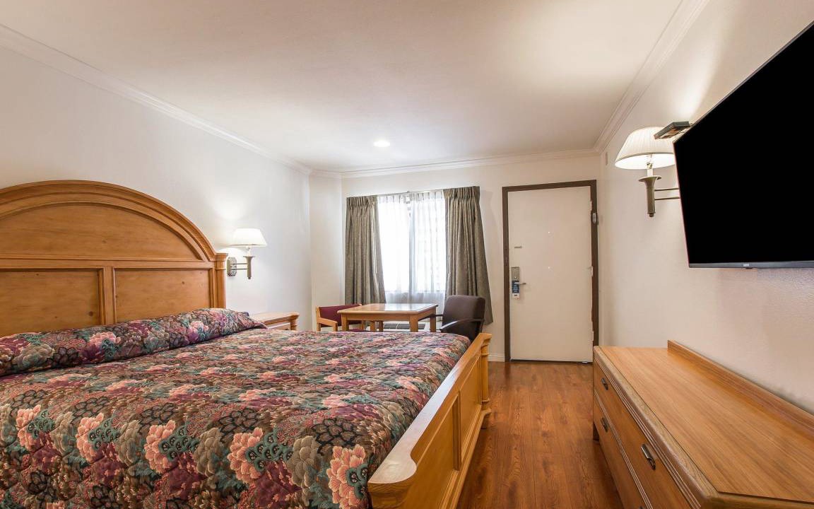 Photo of Bedroom in La Sierra