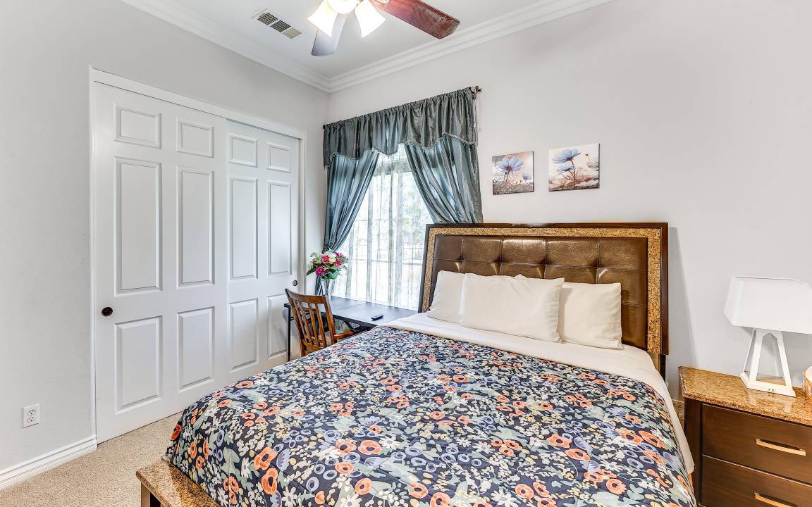 Photo of Bedroom in Alessandro Heights