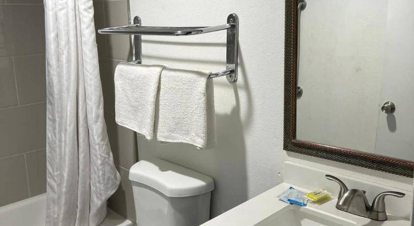 Photo of Bathroom in Sylmar