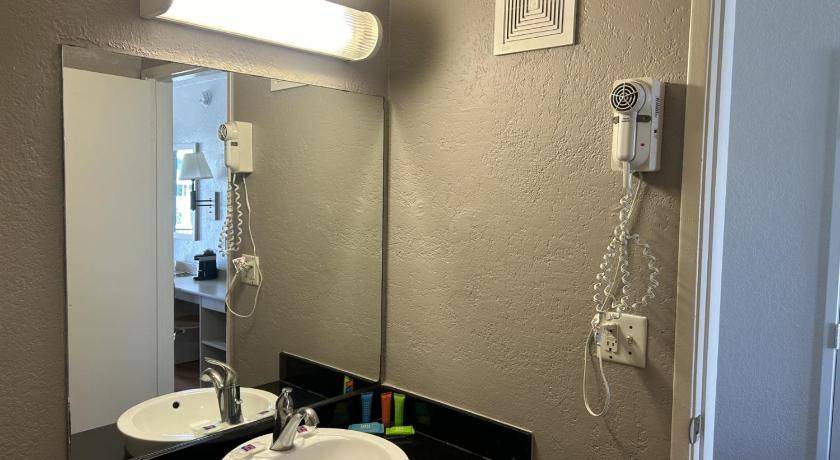Photo of Bathroom in Southwest Anaheim
