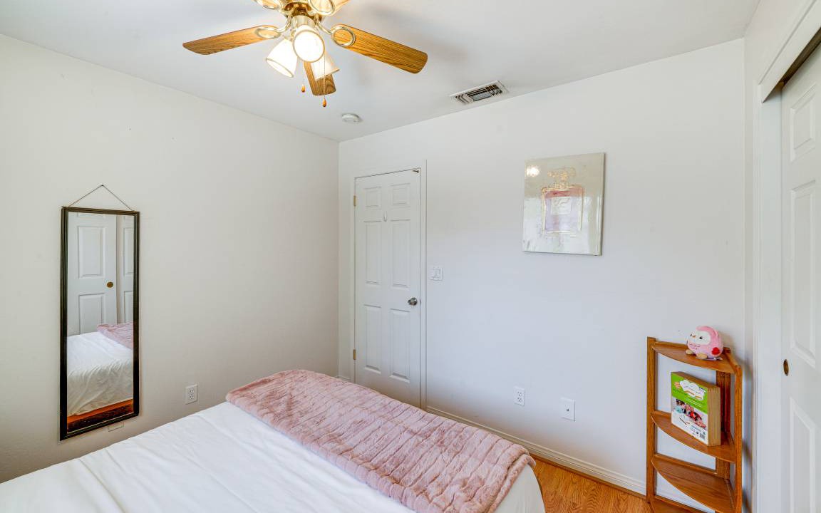 Photo of Bedroom in Bakersfield