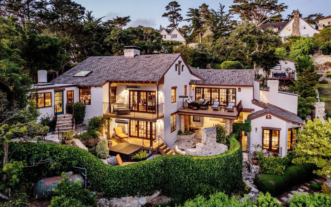 Photo of Buildings in Carmel Highlands