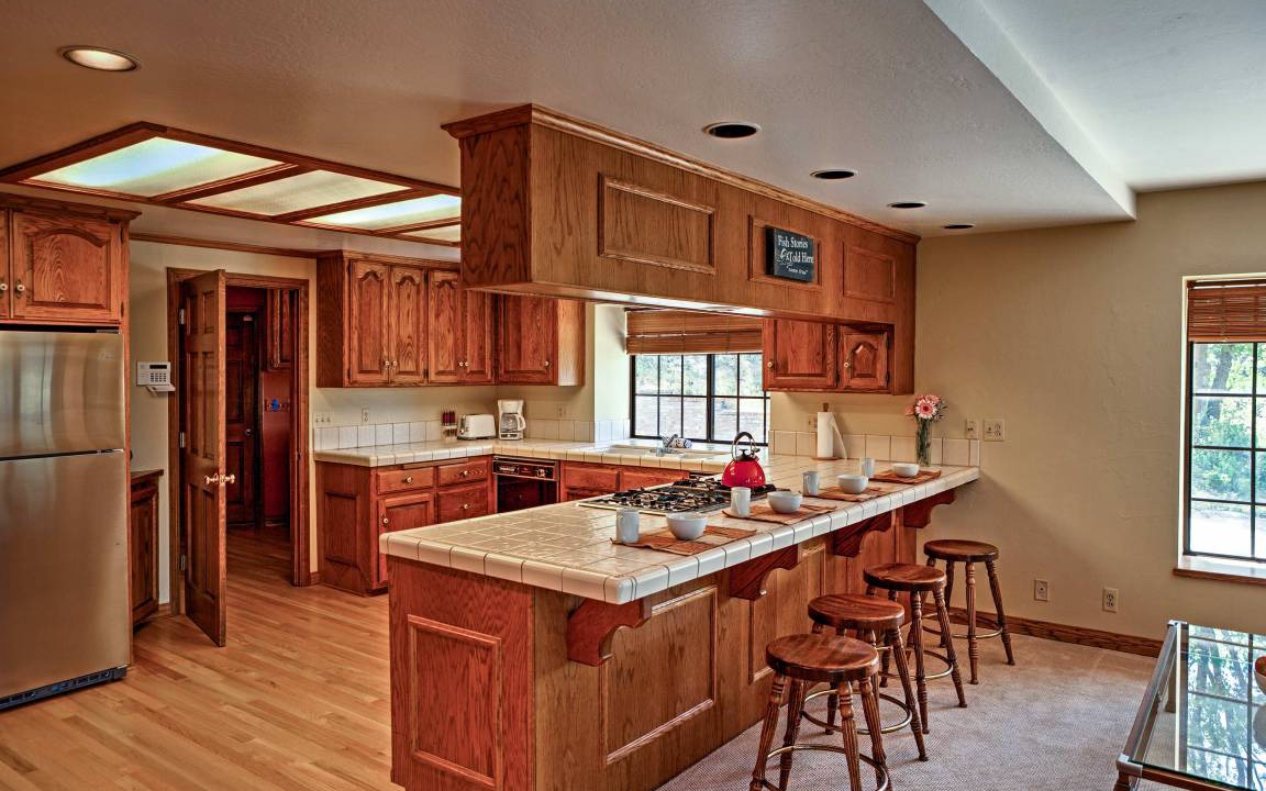 Photo of Kitchen in Lake Arrowhead