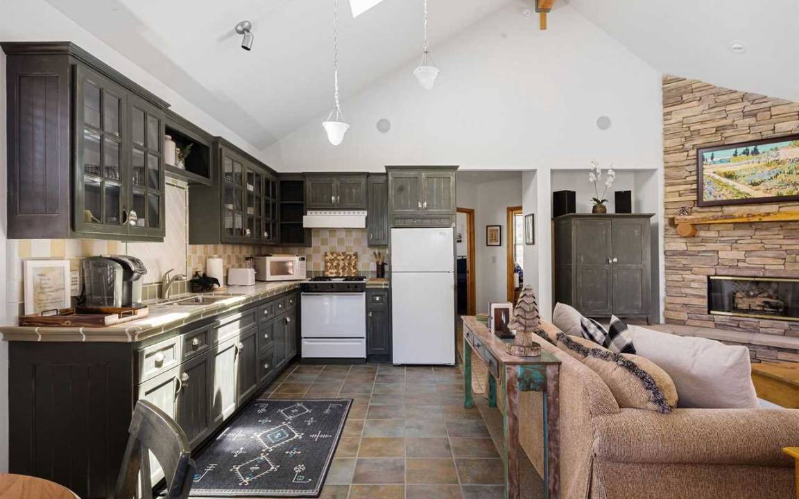Photo of Kitchen in Upper Moonridge