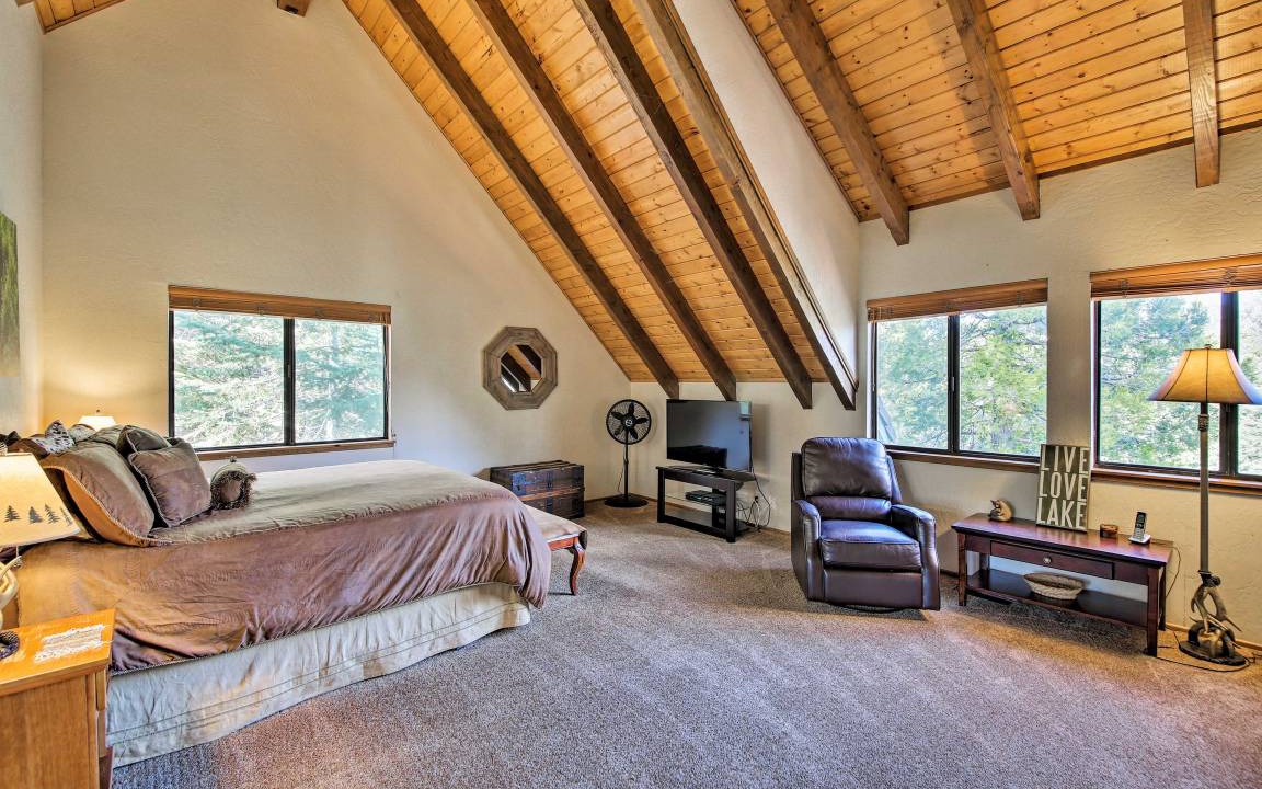 Photo of Bedroom in Lake Arrowhead