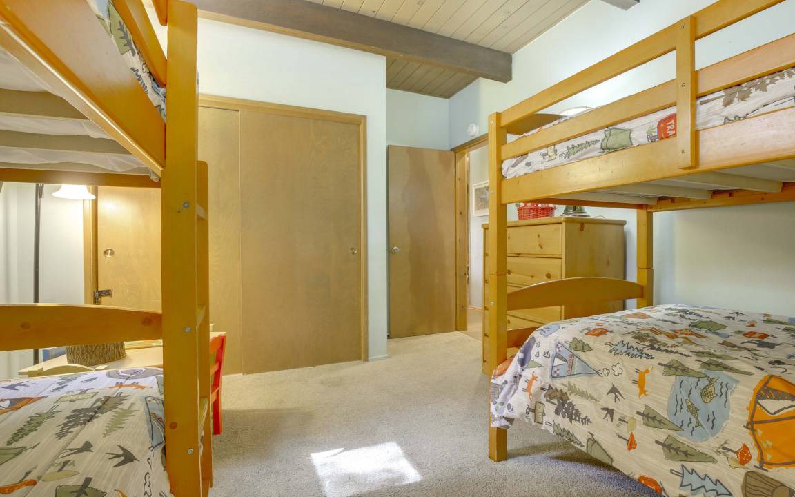 Photo of Bedroom in Lake Arrowhead