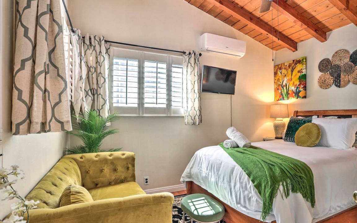 Photo of Bedroom in Crestline