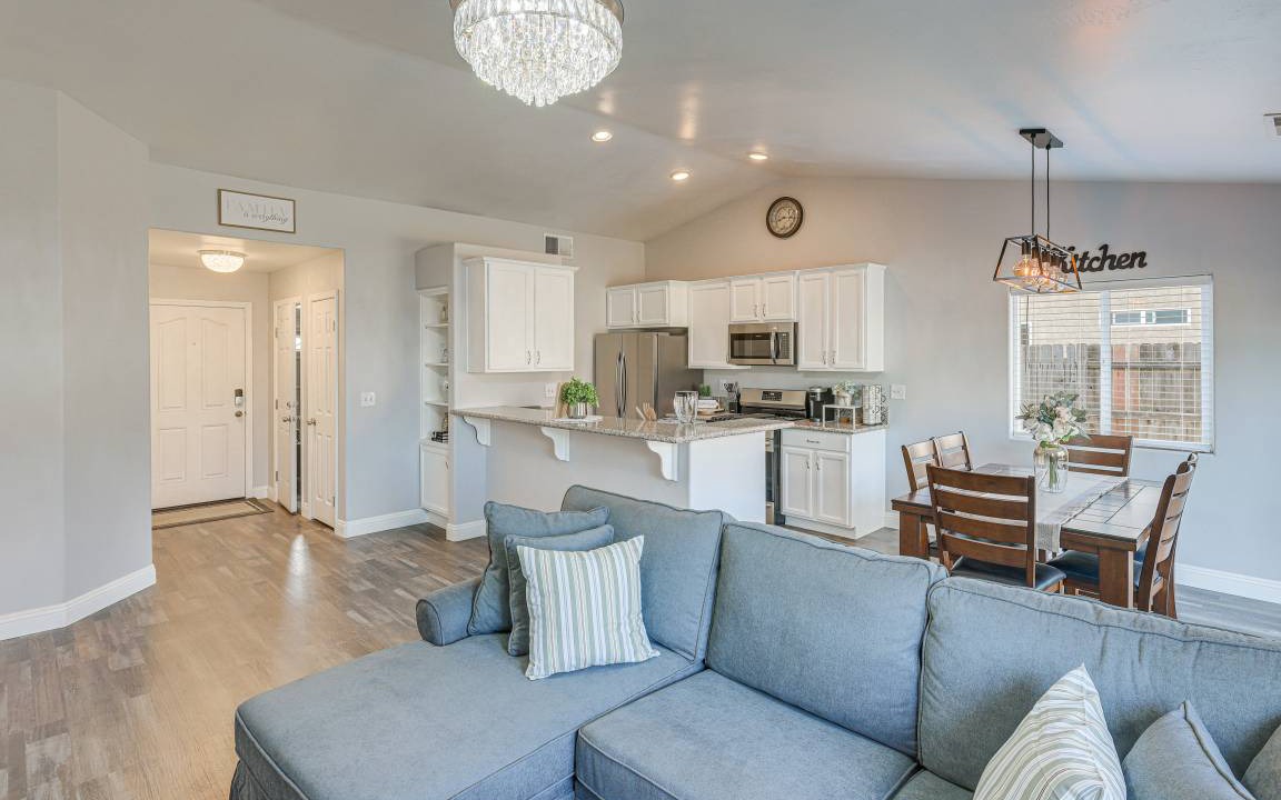 Photo of Livingroom in Pumpkin Center