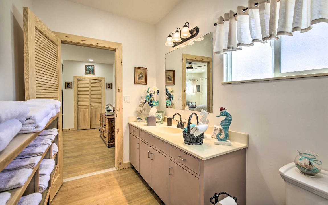 Photo of Bathroom in Lincoln Acres