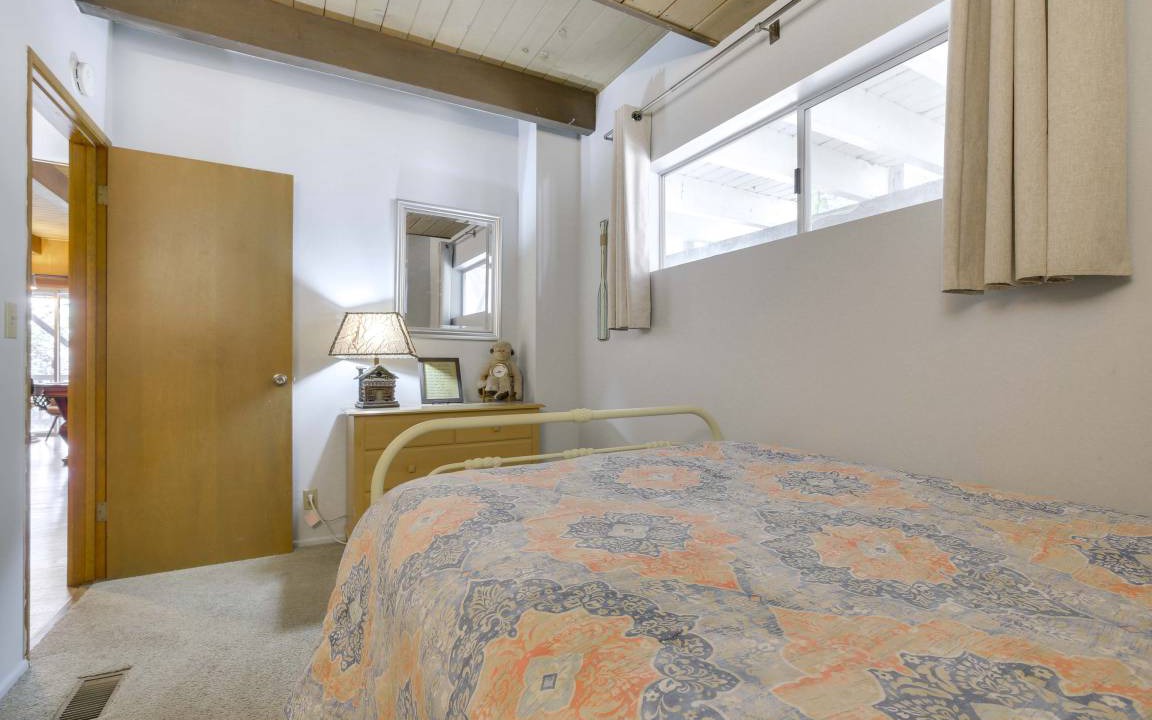 Photo of Bedroom in Lake Arrowhead