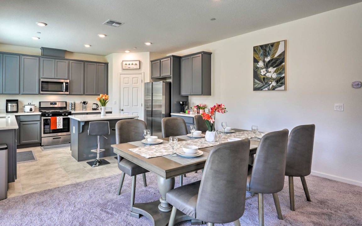 Photo of Kitchen in Hood