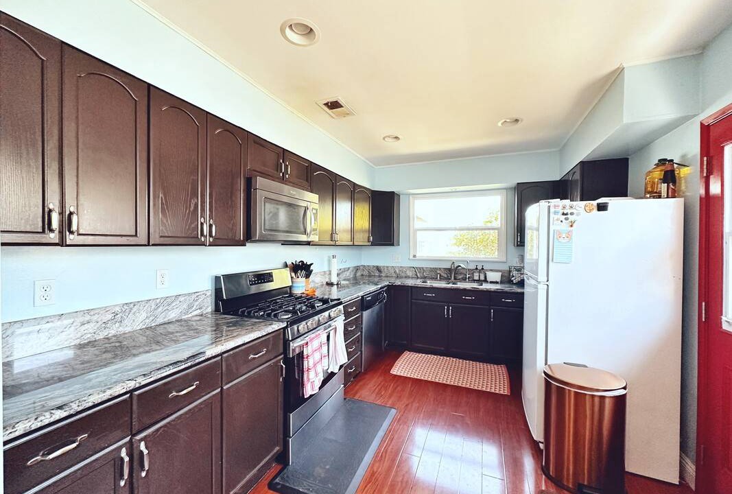 Photo of Kitchen in The Plaza