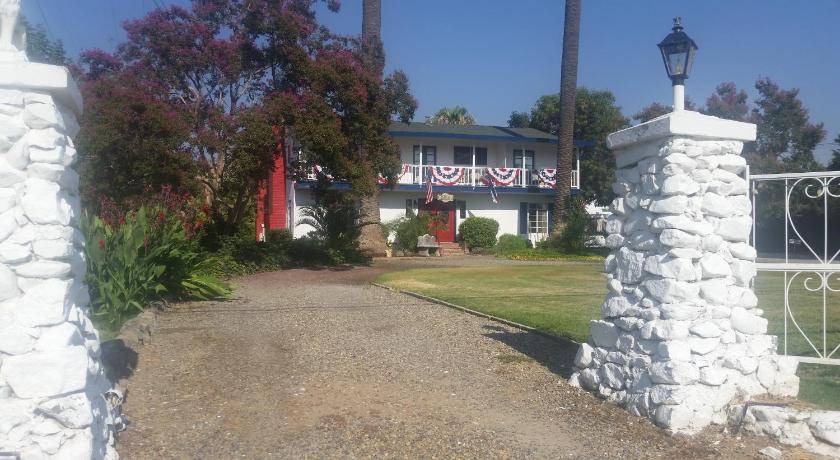 Photo of Others in Lemon Cove