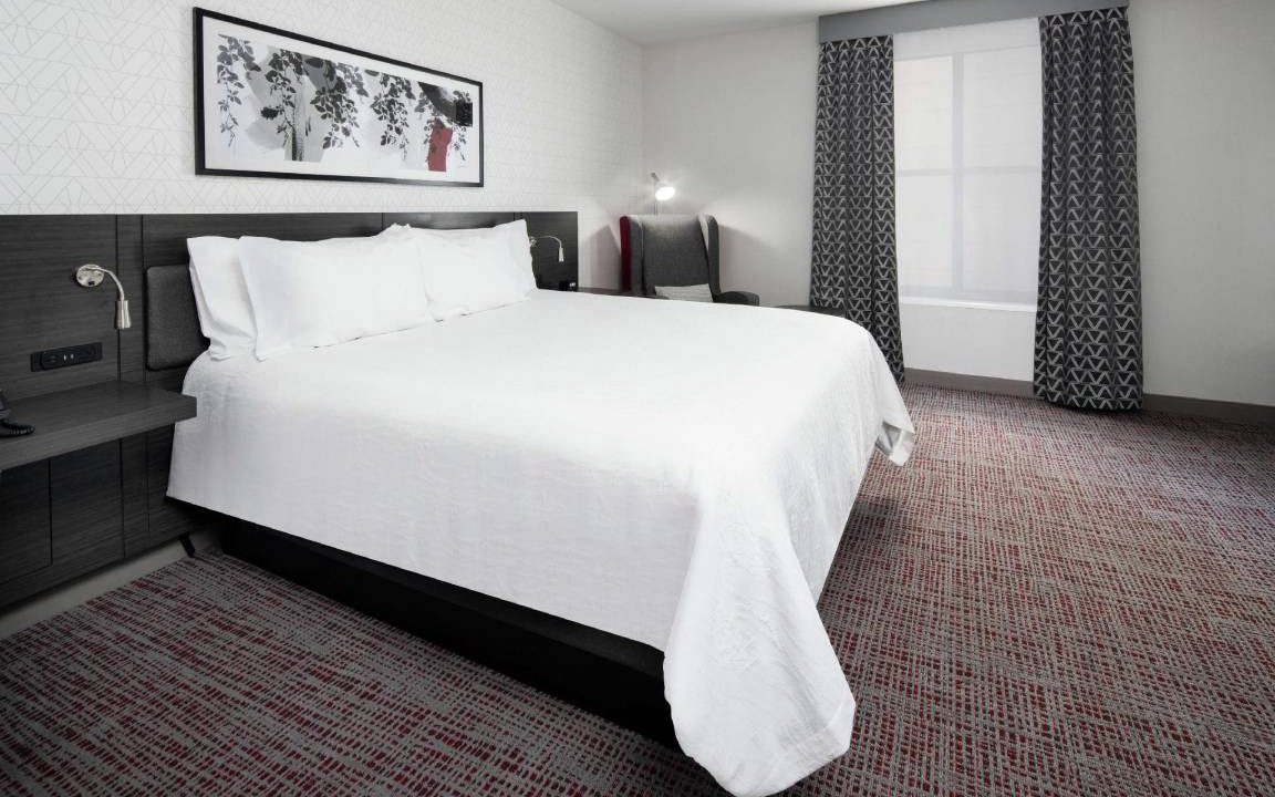 Photo of Bedroom in Lake Forest