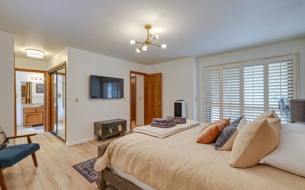 Photo of Bedroom in Groveland