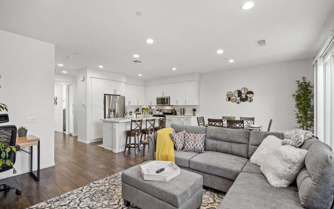Photo of Livingroom in Orange