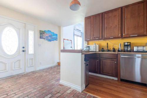 Photo of Kitchen in Central Malibu