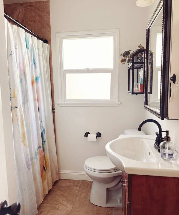 Photo of Bathroom in The Plaza