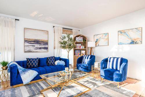 Photo of Livingroom in Gas Lamp Section