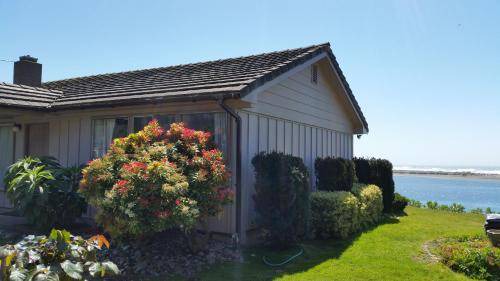Photo of Buildings in Smith River