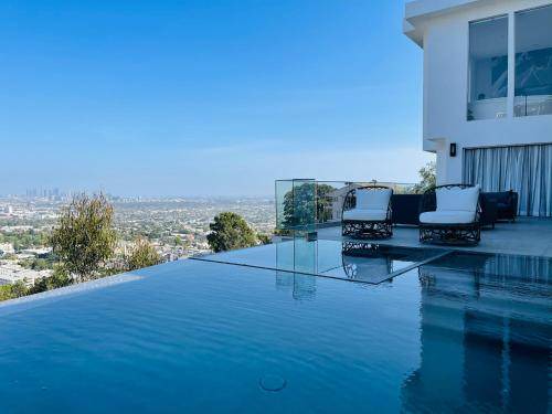 Photo of Others in Hollywood Hills West