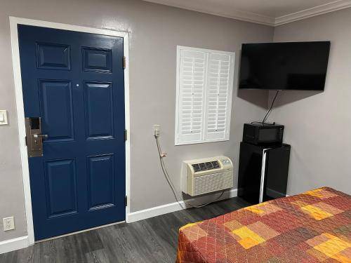 Photo of Bedroom in West Athens