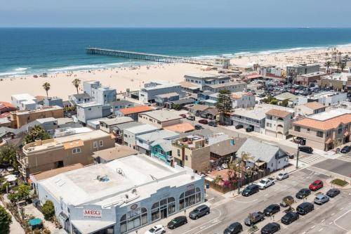 Photo of Others in Hermosa Beach