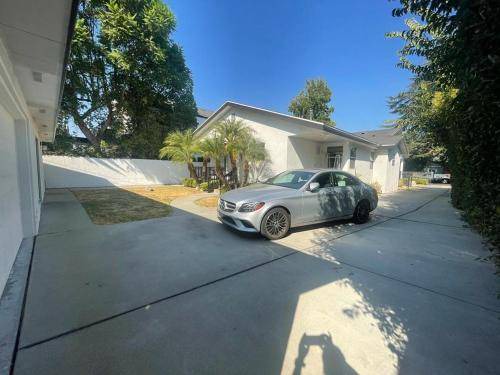 Photo of Others in Sherman Oaks